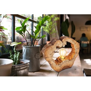 Globo Tischlampe Vinzenz in Holzoptik, eine dekorative Design-Tischleuchte für stimmungsvolles Licht.