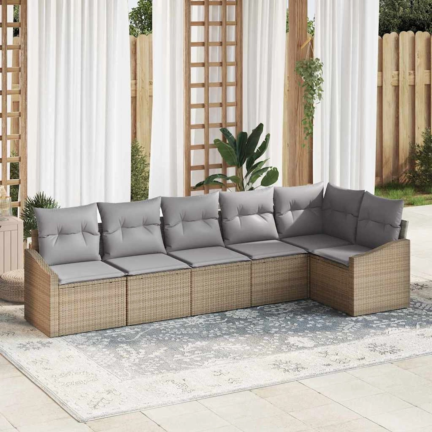 Beiges 6-teiliges vidaXL Garten-Sofa-Set aus Poly Rattan mit grauen Kissen.