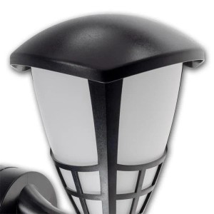 Schwarze ChiliTec Außen-Wandleuchte aus Kunststoff mit Bewegungsmelder, warmweißes Licht.
