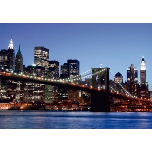 Sanders & Sanders Fototapete Brooklyn Bridge New York bei Nacht, blau. Skyline und Wasser im Vordergrund.
