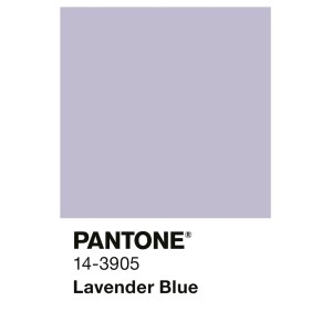 Alpina Innenfarbe Pantone Lavender Blue. Farbfläche in hellem Lila-Grau. Matte Wandfarbe.