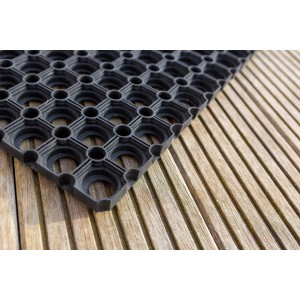 Schwarze ASTRA Gummi Fußmatte Quadro light, 40x60 cm, zur Schmutzaufnahme im Eingangsbereich.