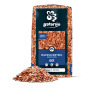 Galamio Holzhackschnitzel Orange 60l Mulch. Eine Packung und ein Haufen orangefarbener Holzchips für Garten und Beet.