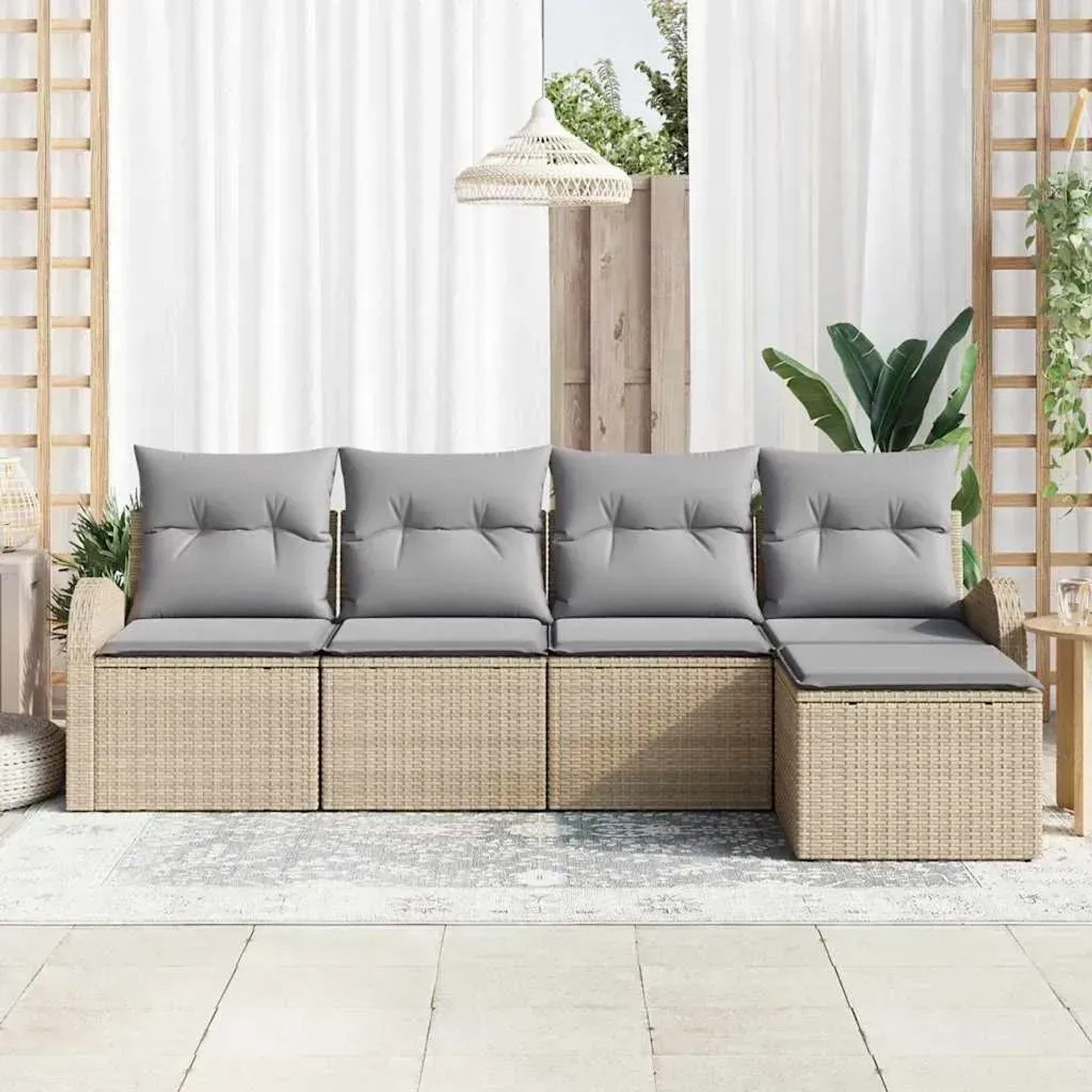 Beiges 5-teiliges Garten-Sofa-Set aus Poly Rattan mit grauen Kissen.
