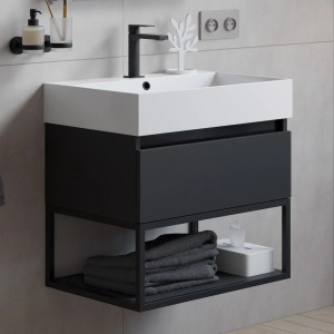 pianura Waschtisch Giulia Sirius Black 60 cm mit Unterschrank und schwarzer Armatur.