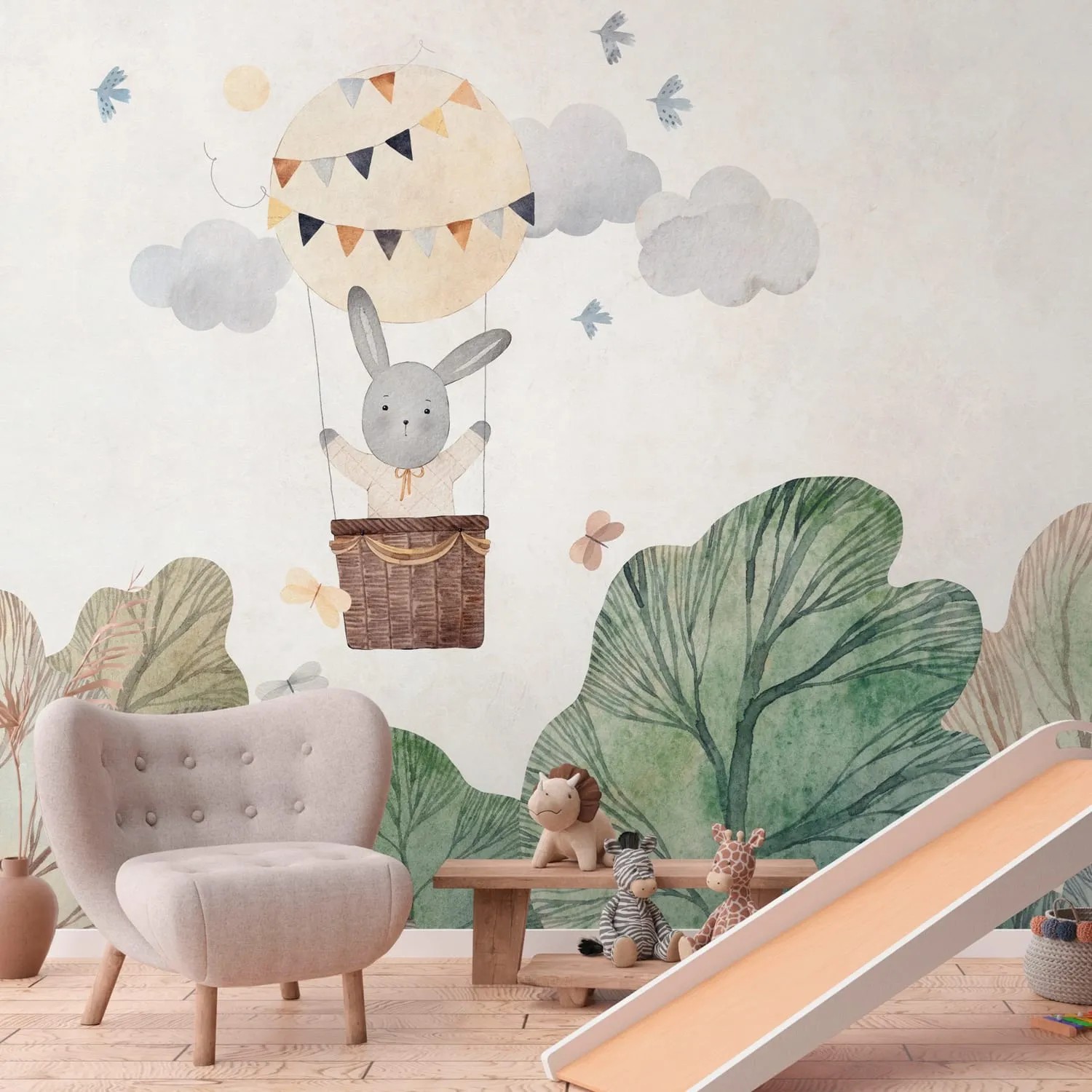 Fototapete mit Aquarell-Motiv: Hase im Ballon über Wald und Wolken, beige, grün, braun, grau.
