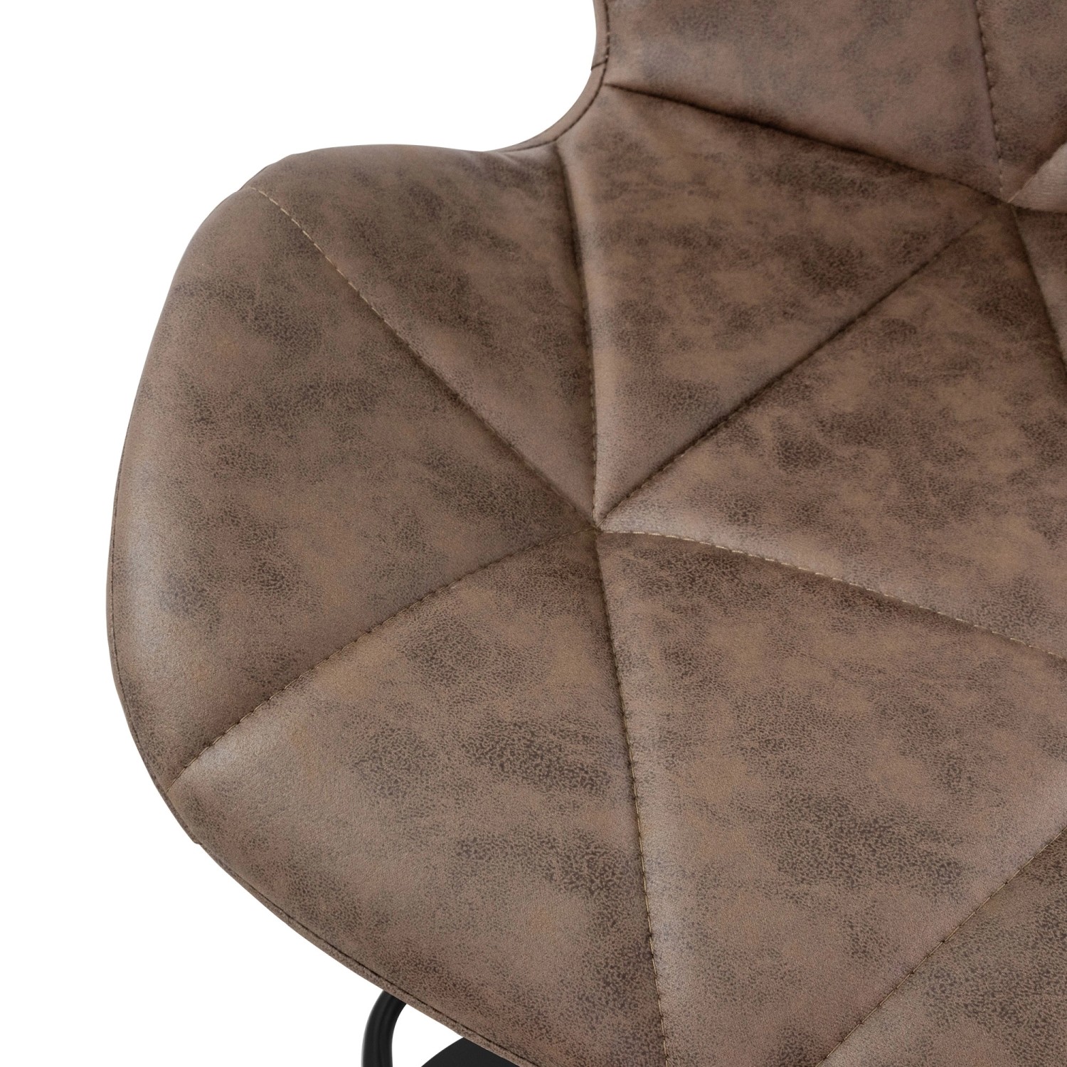 Detailaufnahme: Brauner, gepolsterter Barhocker (4er Set) aus Kunstleder mit Rautenmuster.