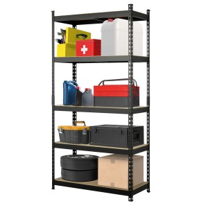 Schwarzes KARAT Schwerlastregal Rhino mit fünf Böden, beladen mit Werkzeug und Reifen.
