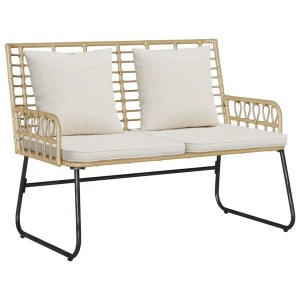 Moderne Gartenbank aus braunem Poly-Rattan und schwarzem Stahl, mit cremefarbenen Sitz- und Rückenkissen.