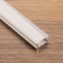 SOTECH LED Profil XL aus Aluminium mit opaler Abdeckung für LED Streifen auf Holz.