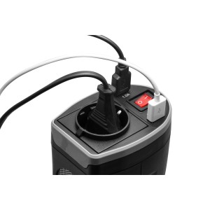 Technaxx Kfz-Spannungswandler TE13 mit Schuko-Stecker und USB-Anschlüssen.