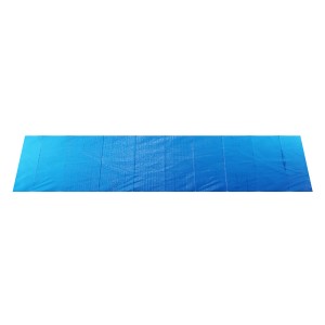 Blaue OK-Living Solarfolie (800 cm) als Poolabdeckung zum Schutz und zur Erwärmung des Poolwassers.