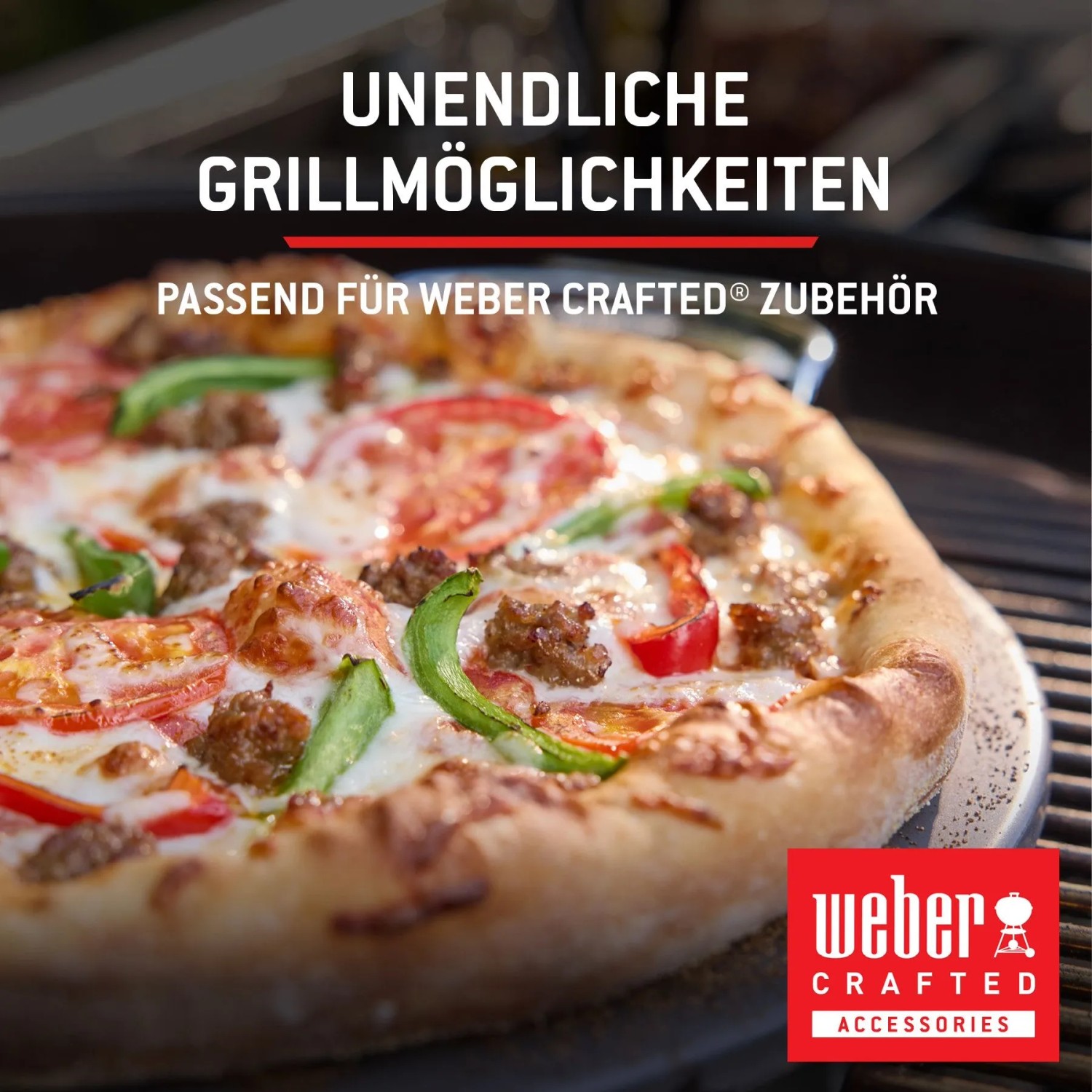 Pizza auf Weber Holzkohlegrill mit Crafted Zubehör. Unendliche Grillmöglichkeiten.