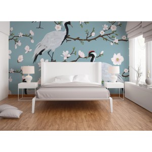 Fototapete mit Kranichen, Blüten und japanischem Design in Weiß und Blau.