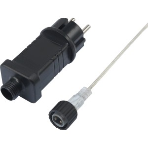 Detailaufnahme: Stecker und Kabel des LED-Lichternetzes mit 200 bunten LEDs.