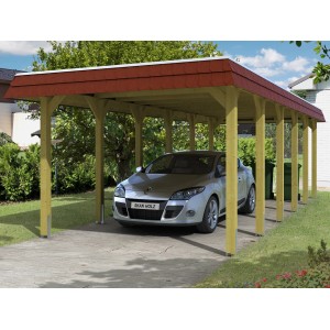 Skan Holz Carport Spreewald mit roter Blende und Auto. Holzkonstruktion mit flachem Dach und Regenrinne.