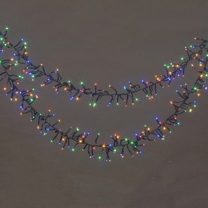 Bunte LED-Büschellichterkette mit 768 LEDs und schwarzem Kabel für Innen- und Außenbereich.