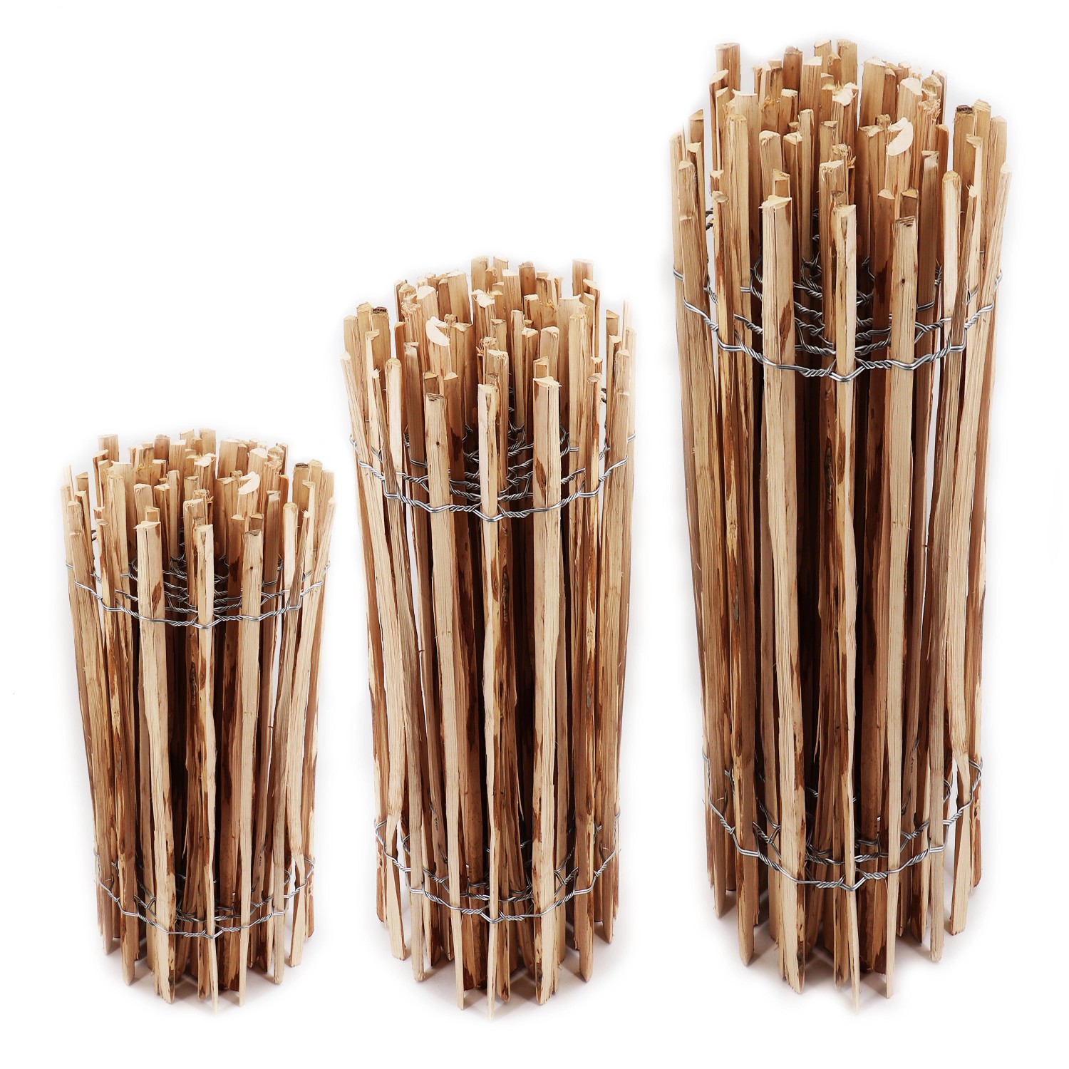 Aquagart Staketenzaun aus Haselnussholz in drei verschiedenen Höhen als Gartenzaun.