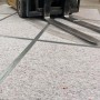 Gabelstapler auf Scorprotect Vliesfaserplatten zum Schutz des Bodens.