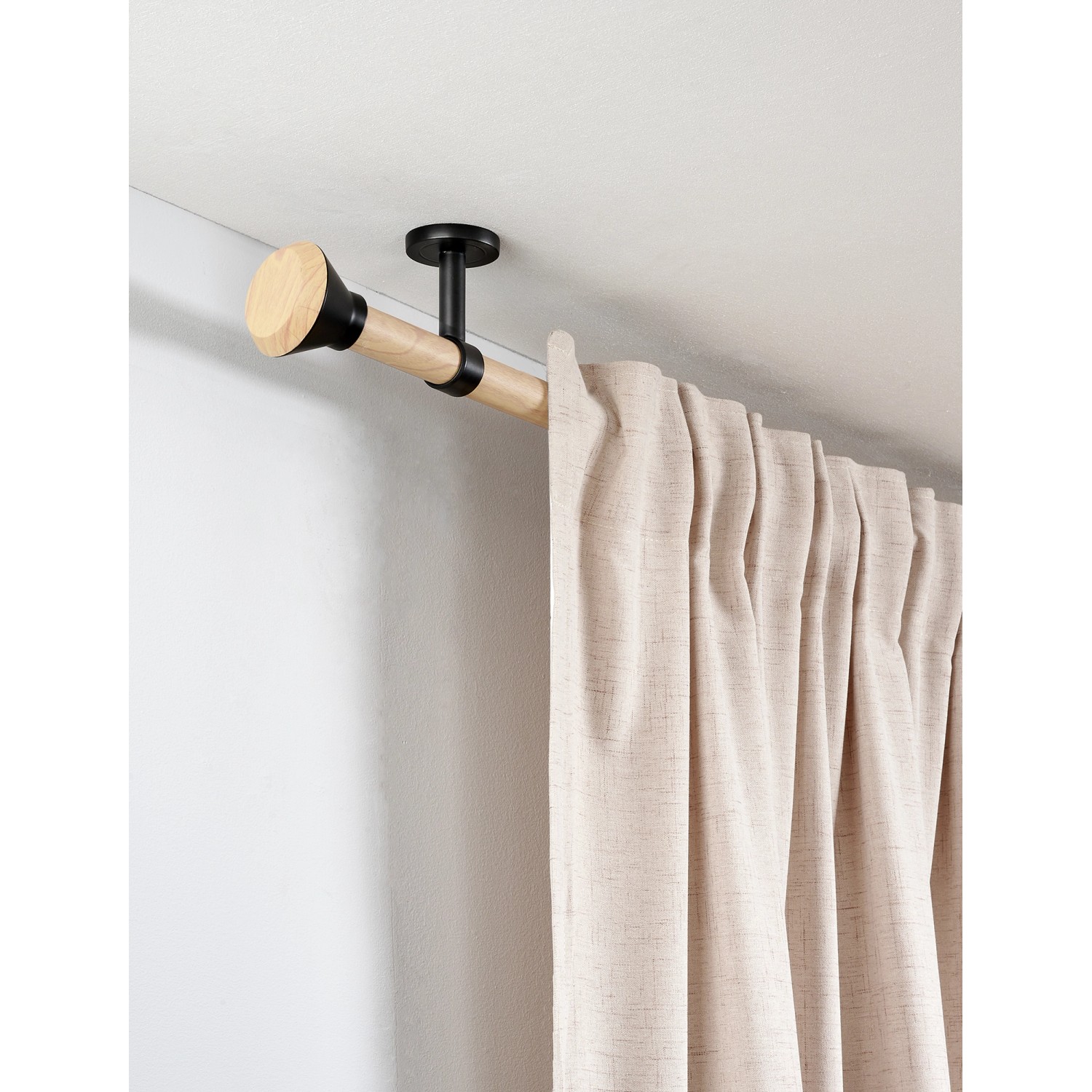 Gardinia Träger Denver, geschlossen, Ø 25 mm, 7,5 cm, Schwarz Matt, zur Deckenmontage mit Vorhang.