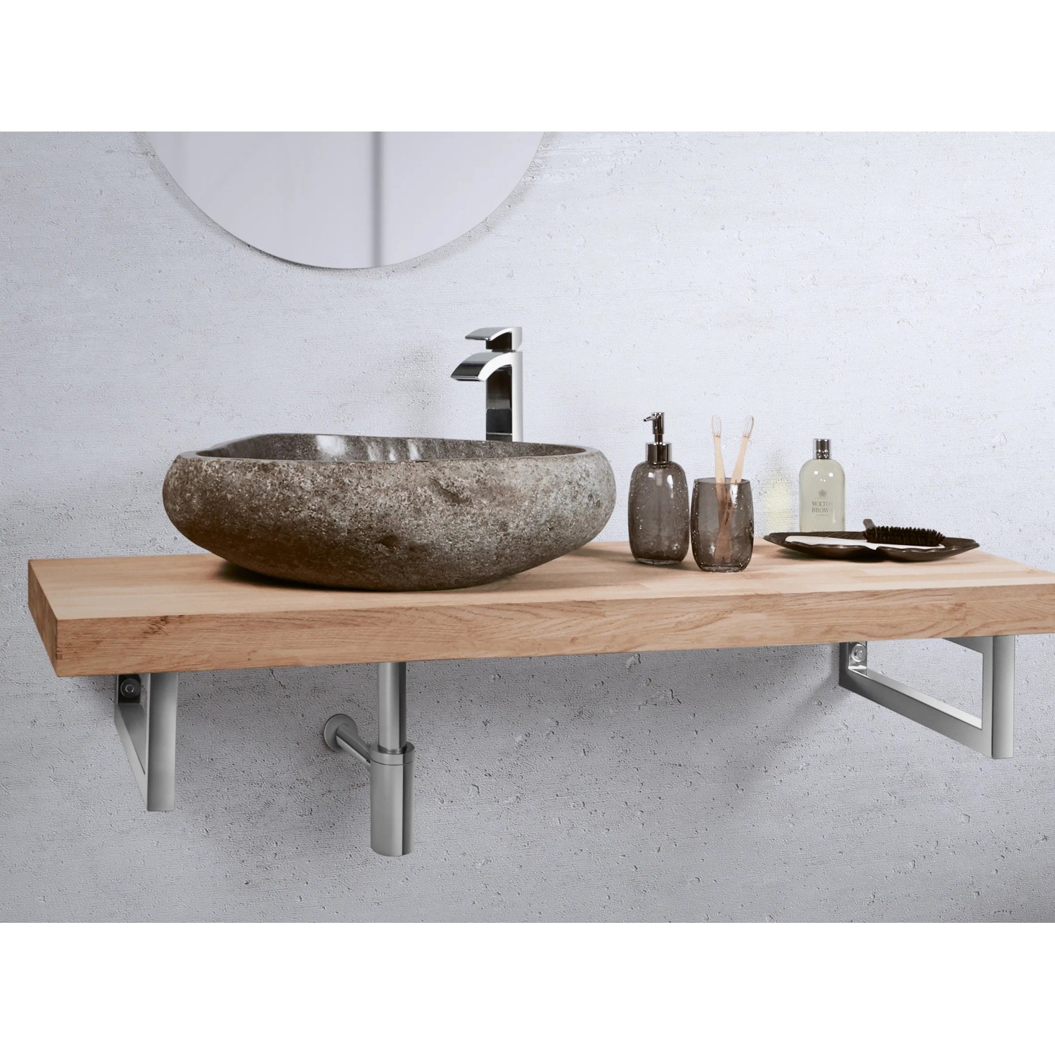 Ovales baliv Aufsatzwaschbecken WBA-7030 aus Naturstein auf Holzplatte mit Armatur und Badaccessoires.