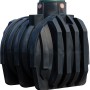 Schwarze 4rain Retentionszisterne Mono Plus 6800 l für Regenwassernutzung und -rückhaltung.