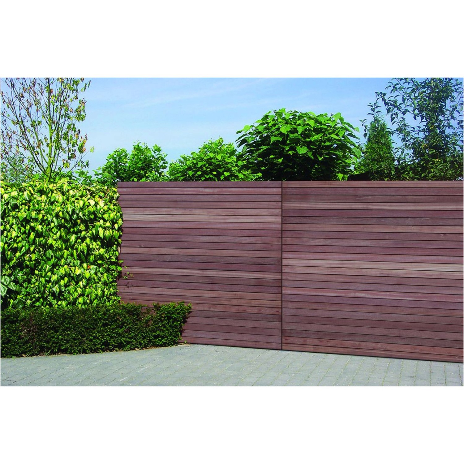 T & J Parallela-Rhombuszaun aus Keruing, 180x180 cm, als Sichtschutz im Garten.