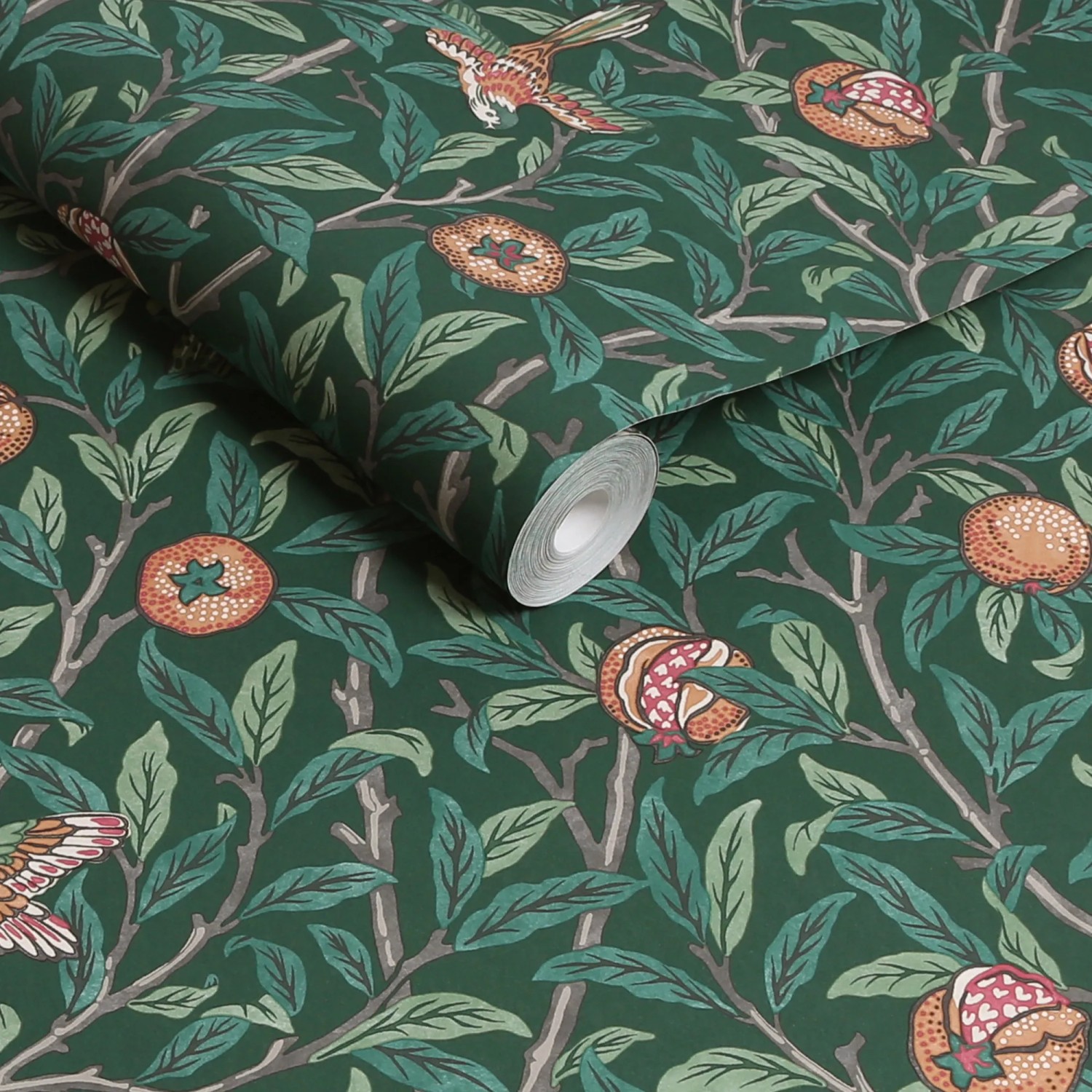 Grüne Vliestapete mit Vogel- und Granatapfelmuster von William Morris, 10 m x 52 cm.