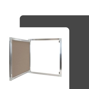 Geöffnete Protektor Revisionsklappe 50x50cm mit Alu Rahmen und GK Einlage, silber.