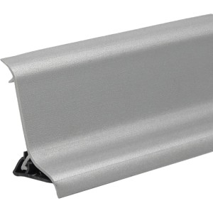 Silbergraue Wandabschlussleiste (300x5 cm) für Arbeitsplatten, Detailansicht.