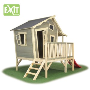 EXIT Crooky 350 Holzspielhaus in Graubeige mit Rutsche, Veranda und Leiter.