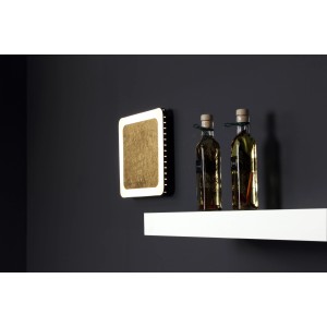 Moderne LED-Deckenleuchte Solaris in Gold, Weiß und Schwarz, 25x25 cm.