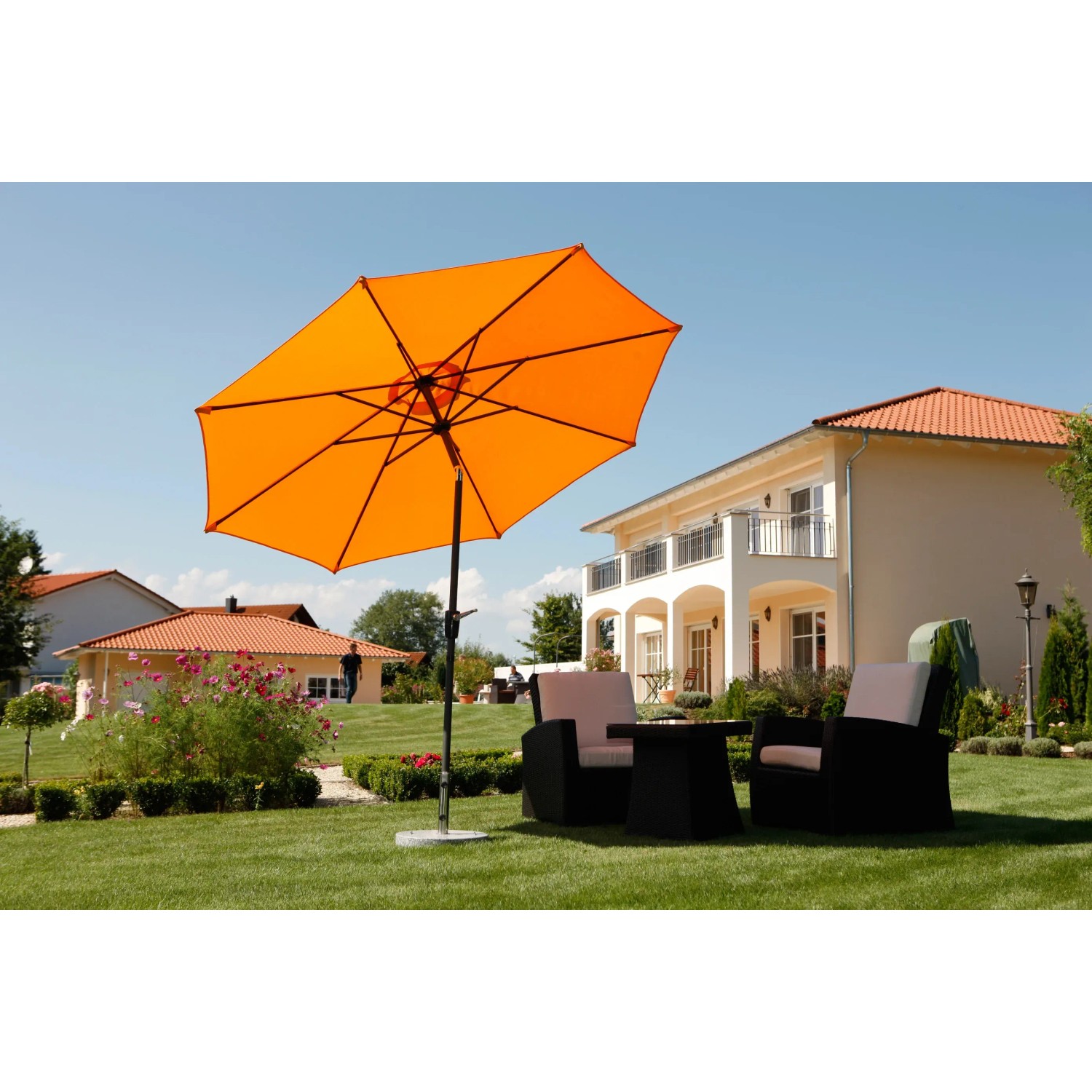 Schneider Marktschirm Harlem, Ø 270 cm, Mandarine. Sonnenschirm mit Knickfunktion im Garten.