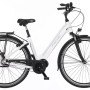 Weißes Fischer E-Bike City-Fahrrad 28 Zoll Cita 3.1i mit Gepäckträger und tiefem Einstieg.