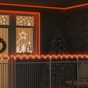 Warmweißes vidaXL Lichtseil mit 2400 LEDs als festliche Außen-Lichterkette am Fenster und Balkon.