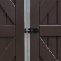 Detailaufnahme: Braunes Palram Canopia Gerätehaus mit Verschlussriegel.