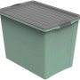 Grüne Rotho Stapelbox Compact A3 (70 l) mit grauem Deckel und Rollen.
