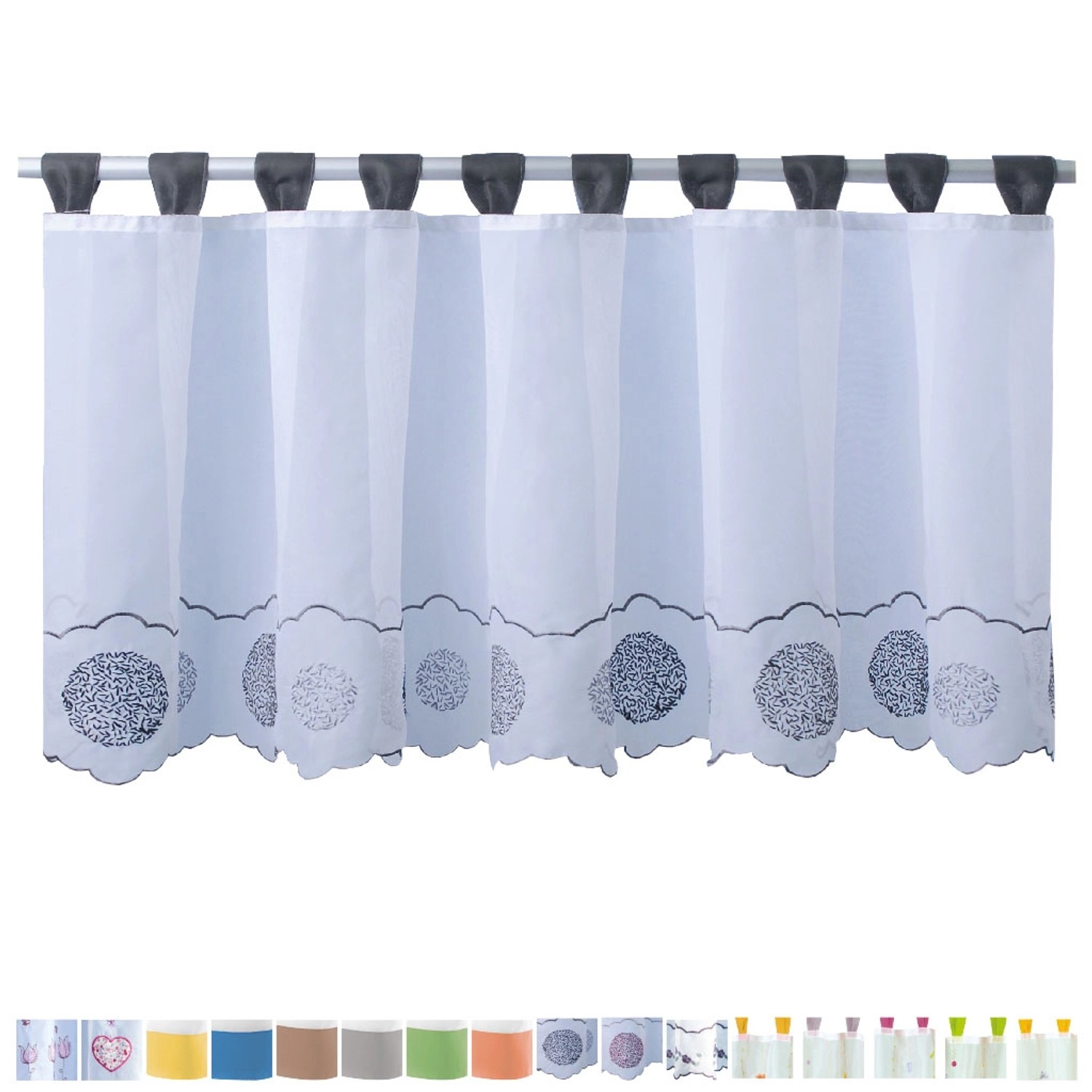 Weiße Bistrogardine mit schwarzen Punkten und Schlaufen, 150x45 cm, für Küchenfenster.