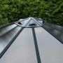 Detailaufnahme des Daches vom Palram Canopia Monaco Pavillon in Anthrazit mit Doppelstegplatten.