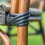 Detailaufnahme Sessel aus dem Acamp Gartenmöbel-Set Maui mit Bambus-Optik und wetterfestem Bezug.