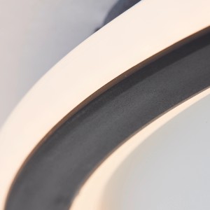 Detailaufnahme: Runde LED-Deckenleuchte Vegas, 50 cm, in Weiß und Schwarz.