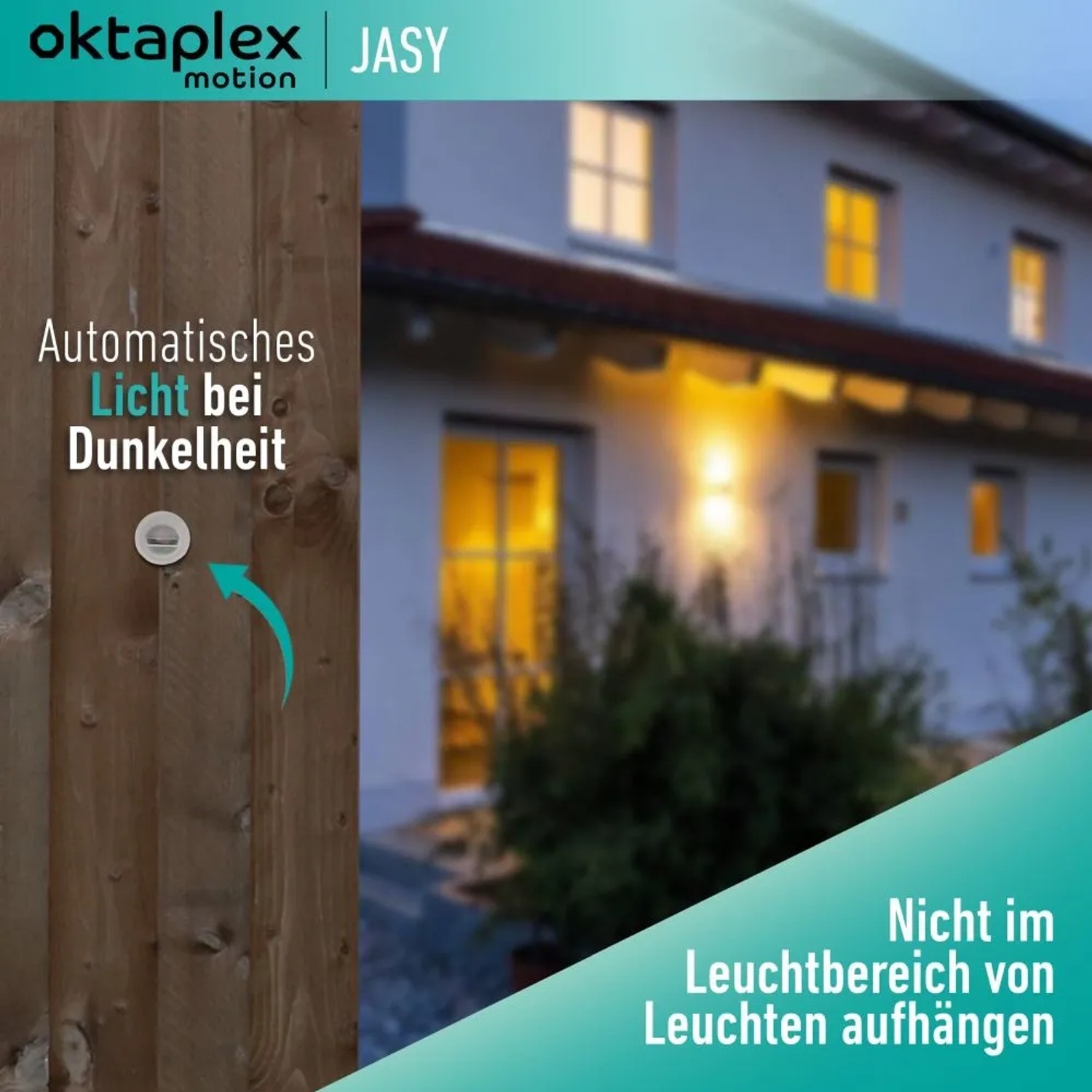 Oktaplex Jasy Dämmerungssensor, weiße Ausführung, an Holzwand montiert. Außenbeleuchtung im Hintergrund.