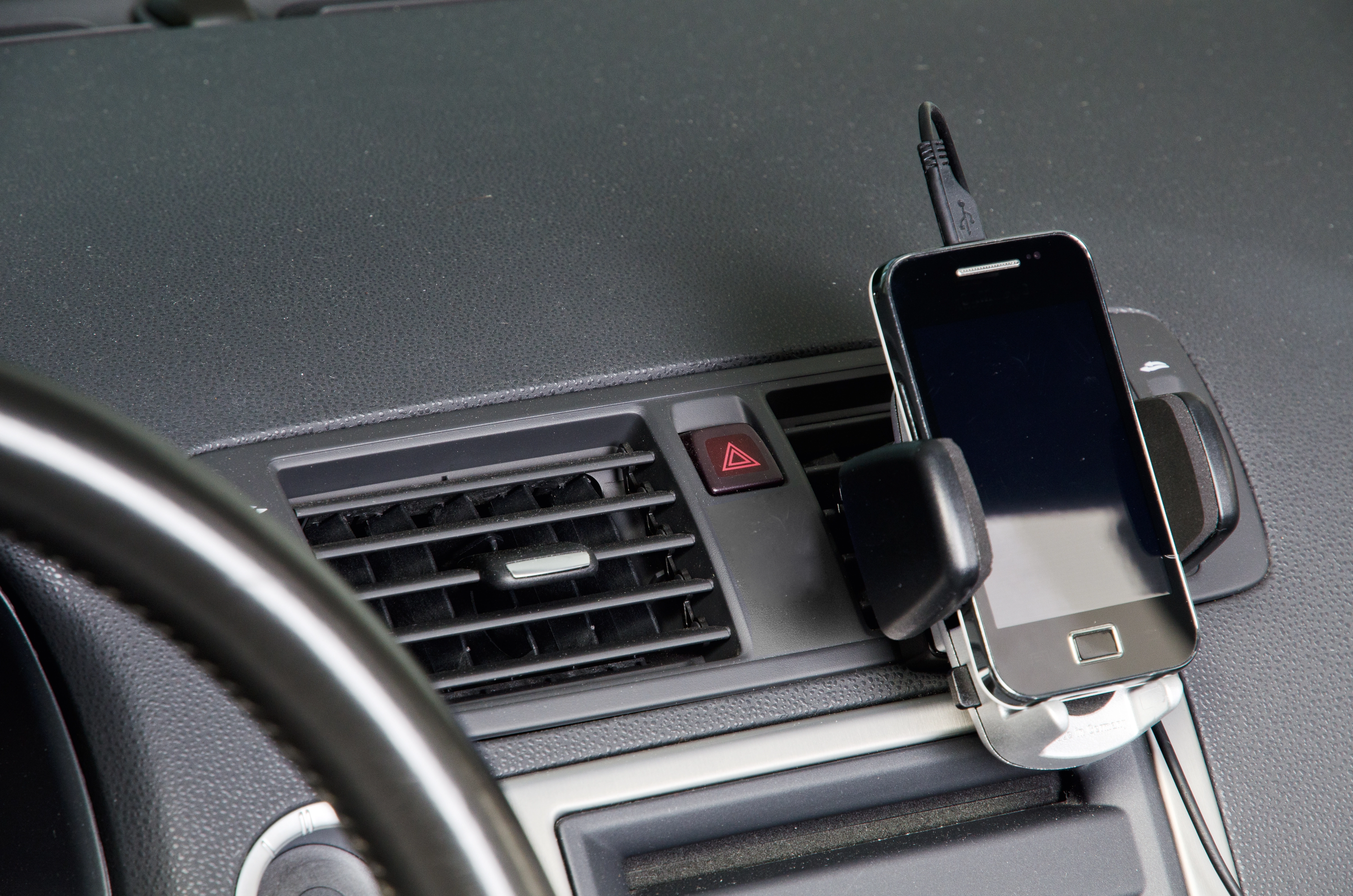 Hama Smartphone-Halter mit Saugnapf Geräte mit Breite von 5,5 8,5 cm  Schwarz kaufen bei OBI