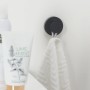 Schwarzer Tiger Haken Urban Groß mit Handtuch, moderner Handtuchhalter für das Badezimmer.
