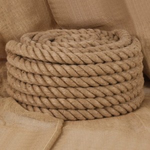 Naturfarbenes vidaXL Juteseil, 30 mm stark, 25 m lang, aufgerollt auf beigem Stoff. Für Garten & Deko.