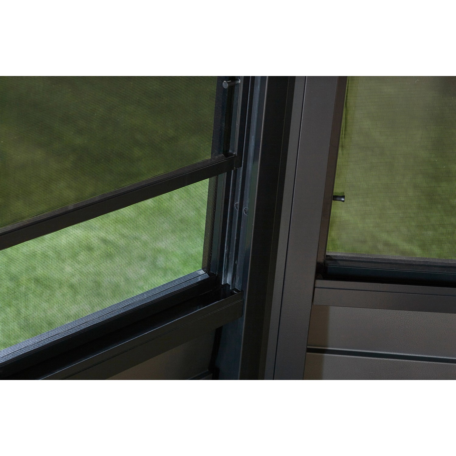 Detailansicht Fenster mit Moskitonetz des Sojag Pavillon Charleston