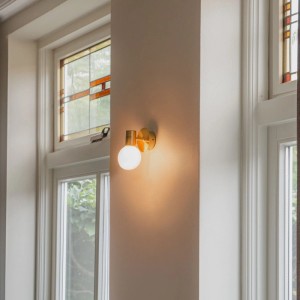 QAZQA Moderne Wandleuchte Gold IP44 Cederic Up
