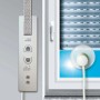 Schellenberg Sonnensensor für RolloDrive 35/45 am Fenster zur Rollladensteuerung.