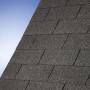 Detailaufnahme der schwarzen Dachschindeln des Karibu Pavillon Alicante.