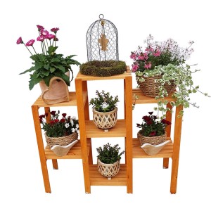 Promadino Blumenetagerie Heilbronn aus Kiefernholz mit Pflanzen und Deko.